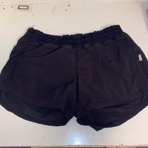 6 Women’s Lululemom black shorts